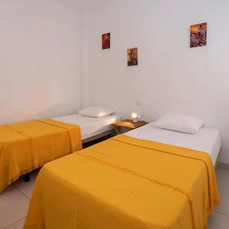 Apartment Dunas, Bajo, 2 Dormitorios, 25m Del Mar, By Bookindenia