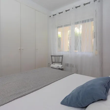 Apartment Dunas, Bajo, 2 Dormitorios, 25m Del Mar, By Bookindenia *