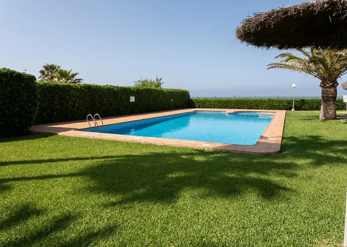 Dunas, Bajo, 2 Dormitorios, 25m Del Mar, By Bookindenia